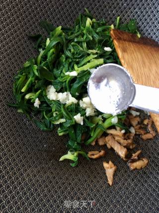 炒肉蒜末野菠菜的做法步骤：15