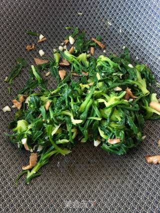 炒肉蒜末野菠菜的做法步骤：17