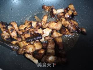 五花肉红烧芋头的做法步骤：5