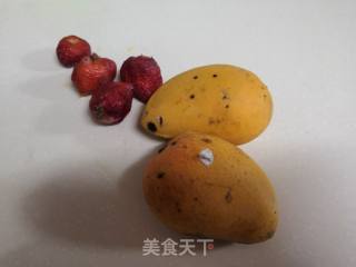 芒果浓汁草莓片的做法步骤：1