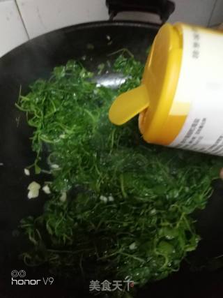 清炒草头的做法步骤：4