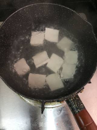 艾草豆腐清汤的做法步骤：4
