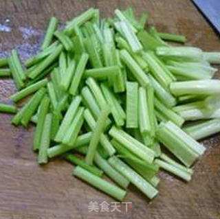 芹菜炒鳝丝的做法步骤：5
