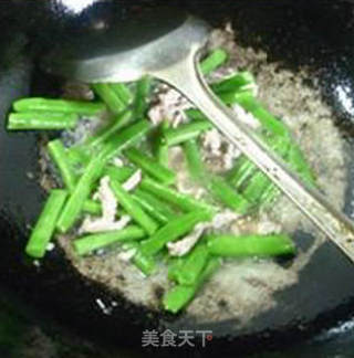 瘦肉丝梅豆炒粉丝的做法步骤：6