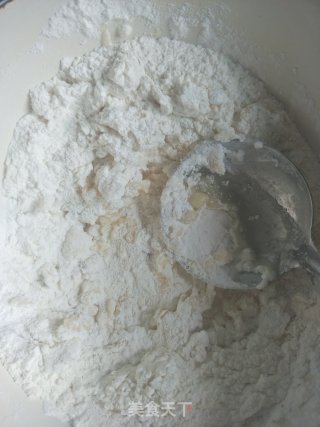 桃花酥的做法步骤：1