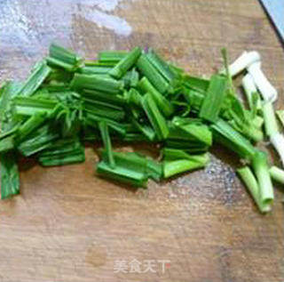 大蒜腊肠炒腐竹的做法步骤：5