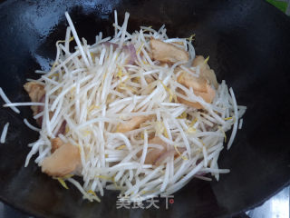 猴头菇炒豆芽菜的做法步骤：9