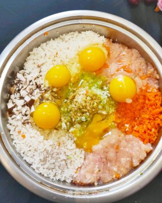 鸡肉丸子的做法步骤：3