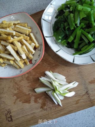 豆腐干炒菜心的做法步骤：8