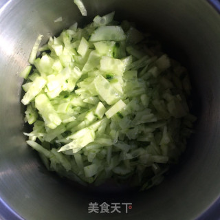 蜂蜜黄瓜汁的做法步骤：3