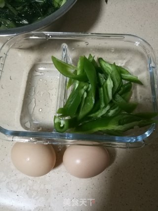 辣椒炒蛋的做法步骤：1