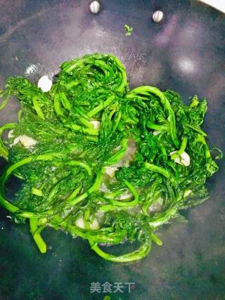 “野菜”快炒茼蒿的做法步骤：4