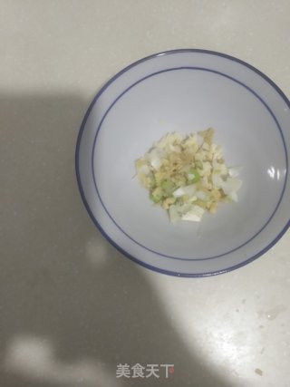 蚝油茼蒿的做法步骤：3