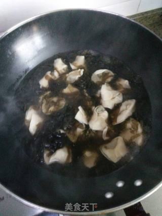 荠菜肉馅馄饨的做法步骤：12