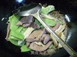 扁豆腐竹炒猪肝的做法步骤：11