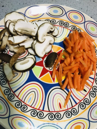 “野菜”素三鲜煎蛋的做法步骤：1