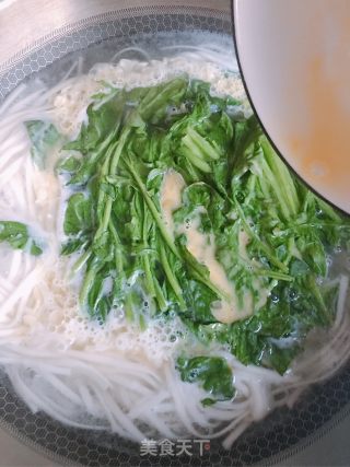 野菜鸡蛋面的做法步骤：3