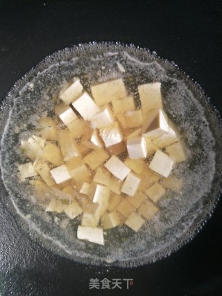椿芽拌豆腐的做法步骤：2
