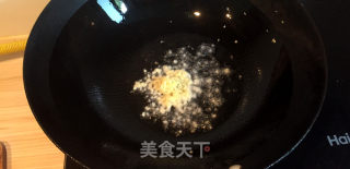 螃蟹味的番茄炒蛋的做法步骤：1
