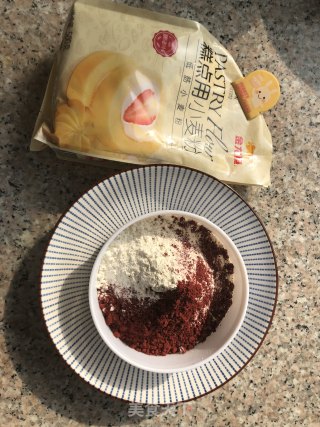 草莓酸奶红丝绒蛋糕的做法步骤：6