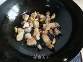 香芋红烧肉的做法步骤：4