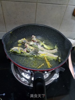 黄骨鱼豆腐汤的做法步骤：3