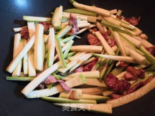 肉丝炒西葫芦的做法步骤：2