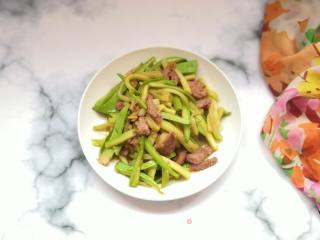 肉丝炒西葫芦的做法步骤：9