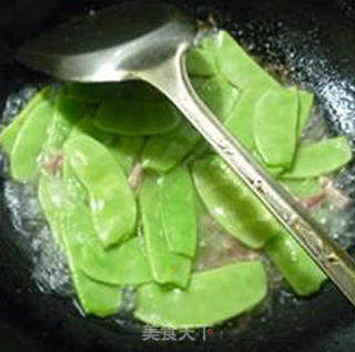 咸肉千张炒扁豆的做法步骤：6