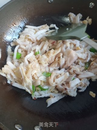 酸白菜炖猪骨的做法步骤：6