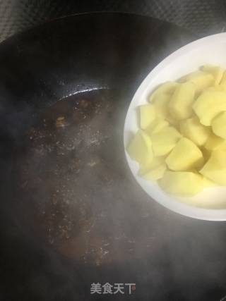 牛腩炖土豆的做法步骤：5