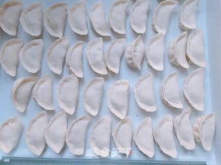 鲜虾猪肉胡萝卜水饺的做法步骤：8