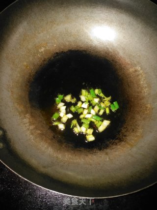 韭菜肉末豆腐羹的做法步骤：4