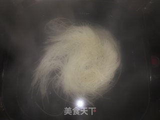 酸辣面条的做法步骤：4