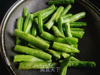 龙豆角炒茄条的做法步骤：8