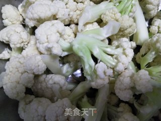 炒菜花的做法步骤：2