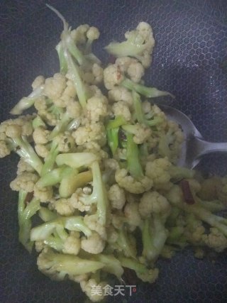 炒菜花的做法步骤：4