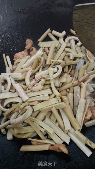 蕨菜炒肉的做法步骤：11
