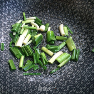 青蒜炒包菜的做法步骤：2