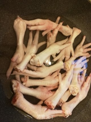 花膠淮山鸡腳汤的做法步骤：2