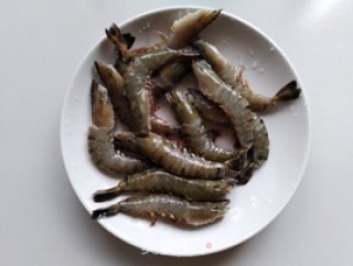 蒜蓉蒸虾的做法步骤：4