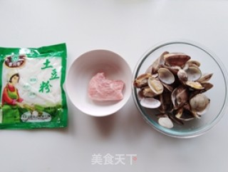 土豆粉炒肉丝的做法步骤：1