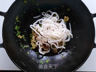 土豆粉炒肉丝的做法步骤：8