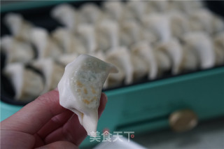 胡葱鲜肉煎饺的做法步骤：8