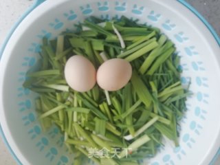 大蒜炒鸡蛋的做法步骤：1