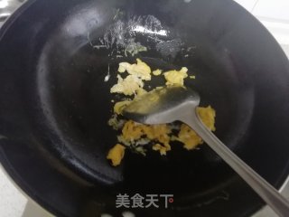 大蒜炒鸡蛋的做法步骤：4