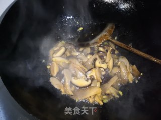 蚝油双菇西兰花的做法步骤：12