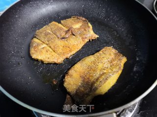 香煎鲈鱼的做法步骤：7