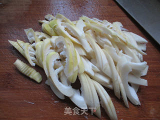 青椒肉丝炒雷笋的做法步骤：3