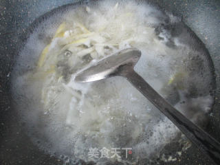 青椒肉丝炒雷笋的做法步骤：4